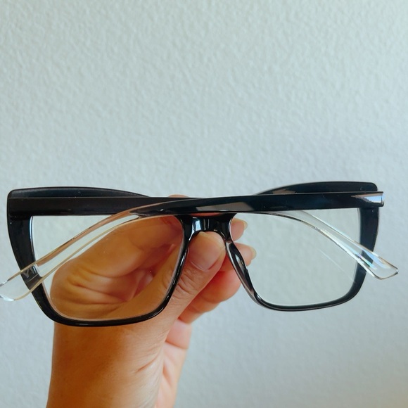 Reading glass - Picture 2 of 4